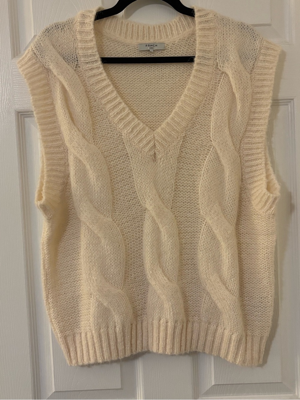 FRNCH Paris Cable Knit Sweater Vest | Cream V‑Neck | Preppy / Classic / Minimali